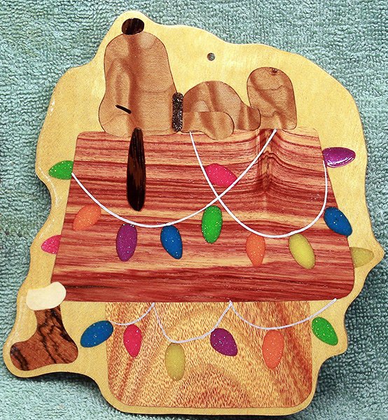 Image of the Dog Daze inlay built on Yellow Heart